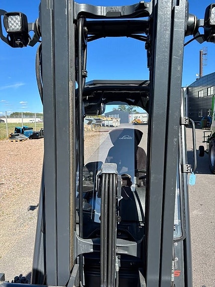 Linde E16 Trehjulig elektrisk Motviktstruck LEASING/KÖP 16 of 17