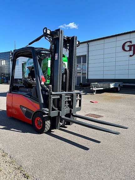 Linde E16 Trehjulig elektrisk Motviktstruck LEASING/KÖP 3 of 17