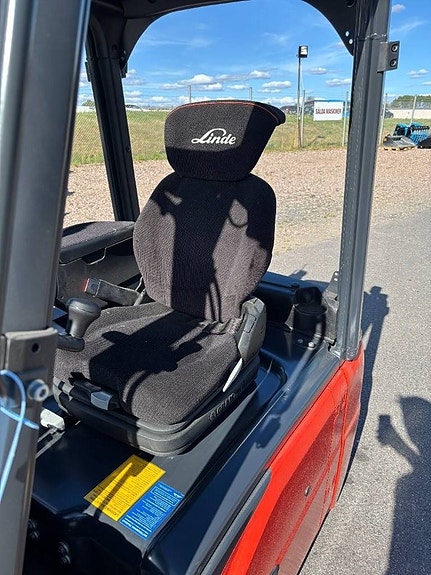Linde E16 Trehjulig elektrisk Motviktstruck LEASING/KÖP 9 of 17