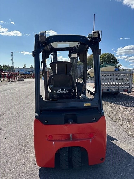 Linde E16 Trehjulig elektrisk Motviktstruck LEASING/KÖP 17 of 17
