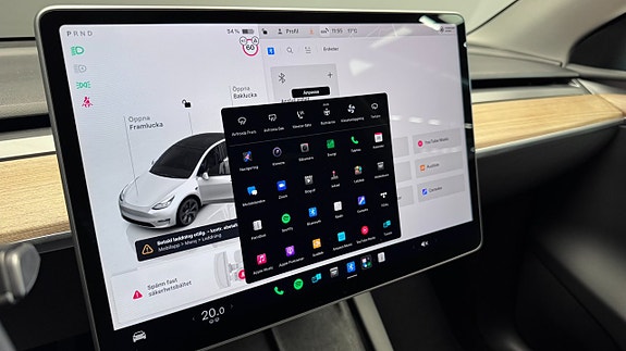 Tesla Model Y 8 of 20