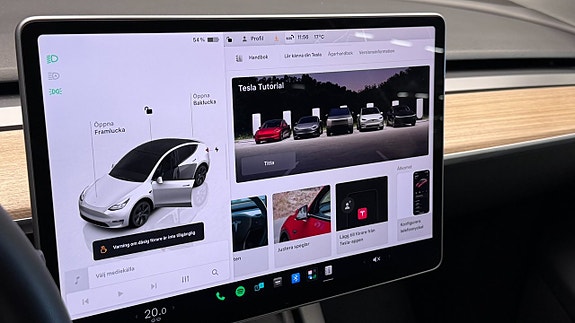 Tesla Model Y 9 of 20
