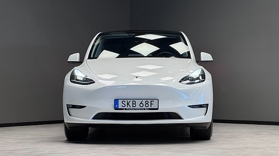 Tesla Model Y 20 of 20