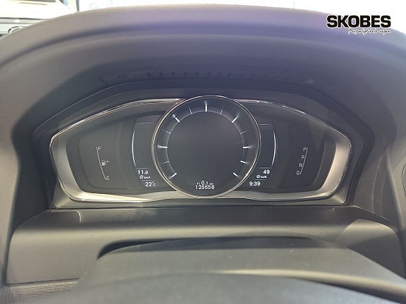 Volvo XC60 13 of 19