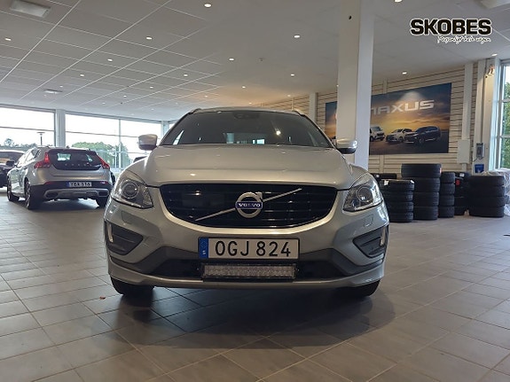 Volvo XC60 2 of 18