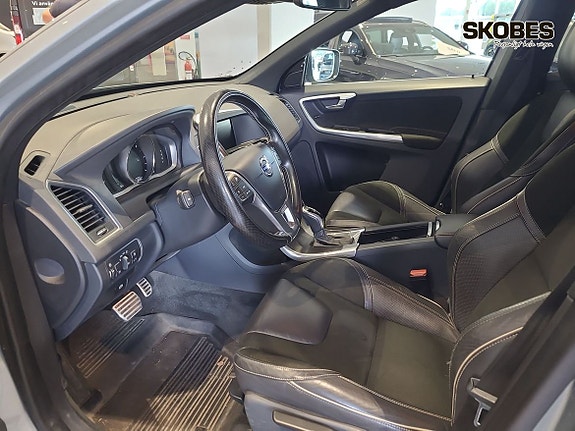 Volvo XC60 7 of 18