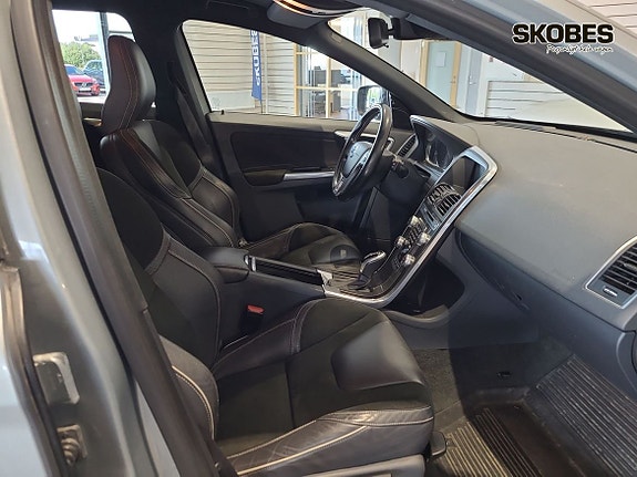 Volvo XC60 10 of 18