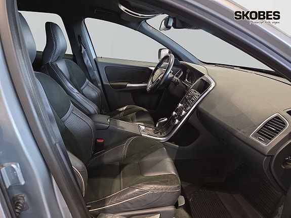 Volvo XC60 11 of 19