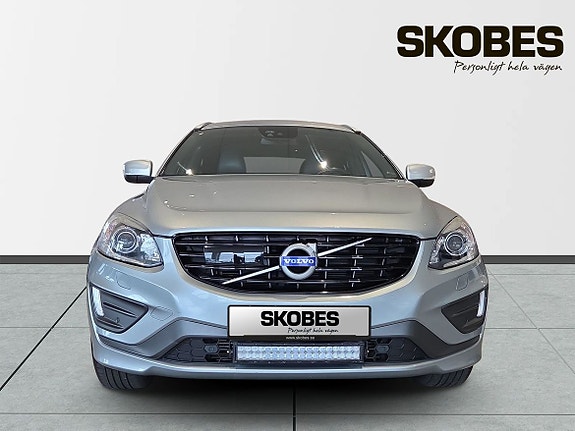 Volvo XC60 2 of 19