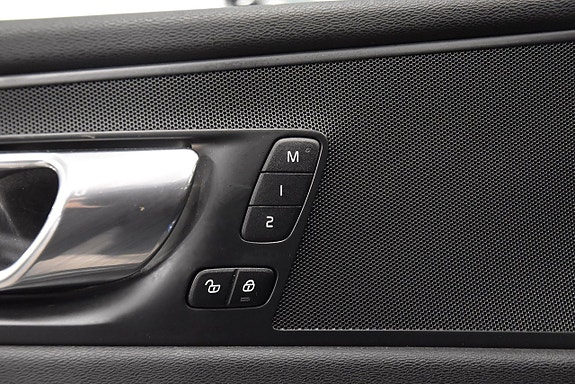 Volvo XC60 15 of 29