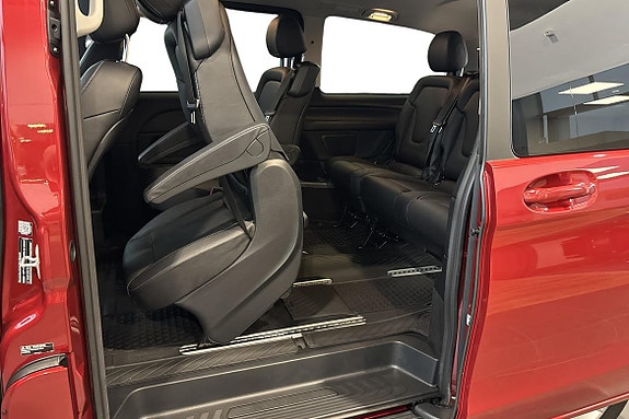 Mercedes-Benz V250 14 of 26