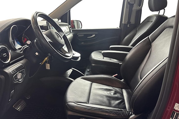 Mercedes-Benz V250 13 of 26