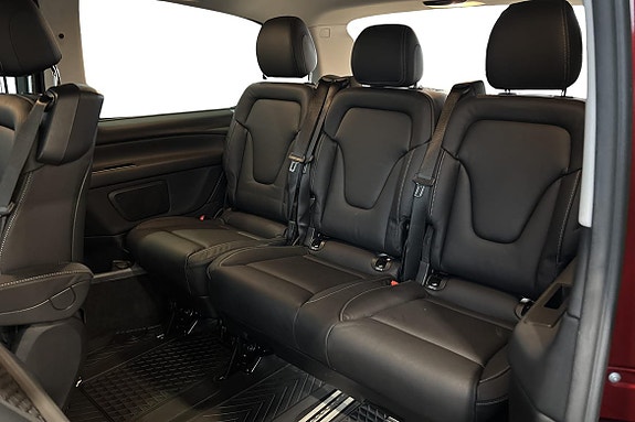 Mercedes-Benz V250 16 of 26