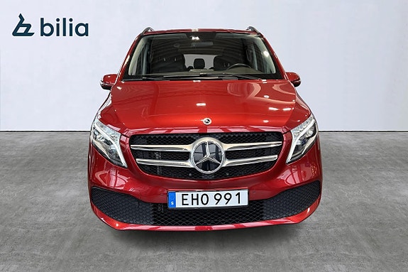 Mercedes-Benz V250 2 of 26
