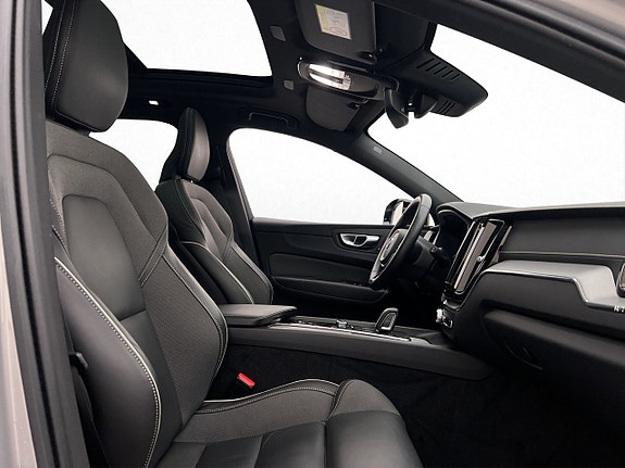 Volvo XC60 12 of 30