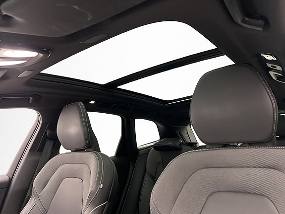 Volvo XC60 16 of 30