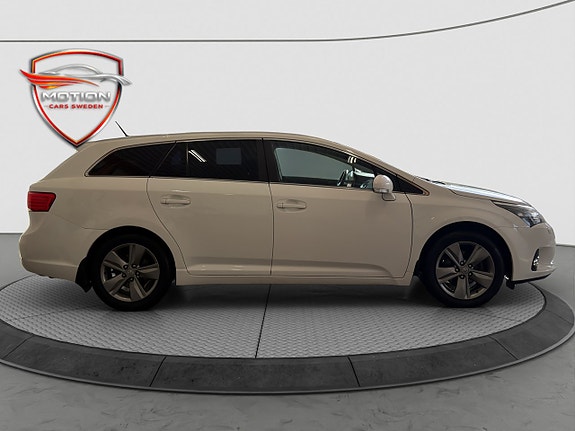 Toyota Avensis 4 of 22