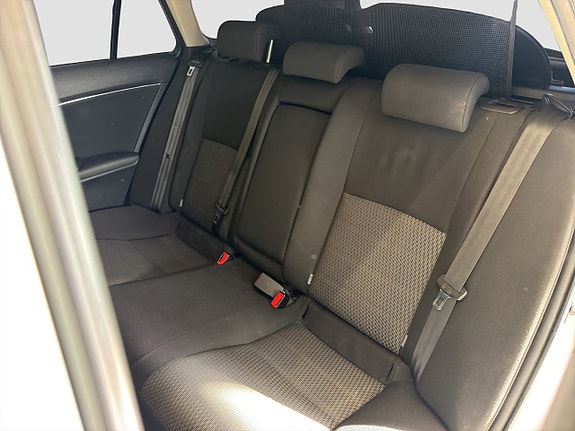 Toyota Avensis 19 of 22