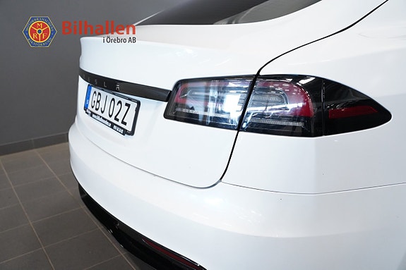 Tesla Model S 7 of 30