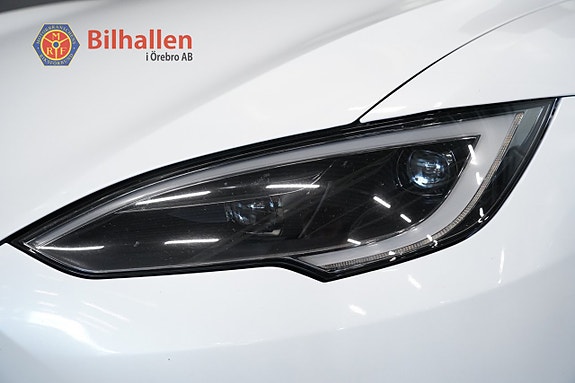 Tesla Model S 3 of 30