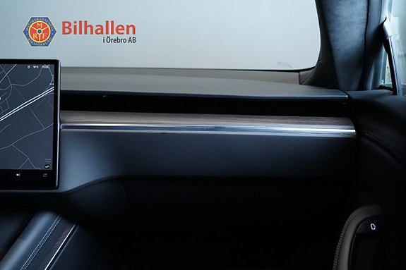 Tesla Model S 14 of 30