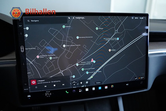 Tesla Model S 27 of 30