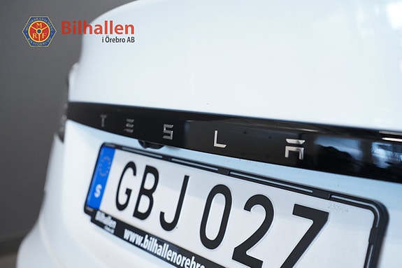 Tesla Model S 8 of 30
