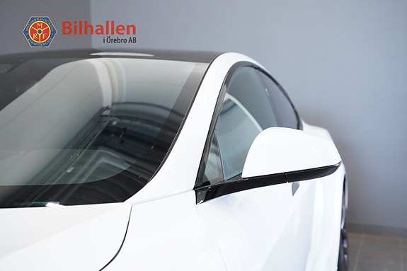 Tesla Model S 4 of 30
