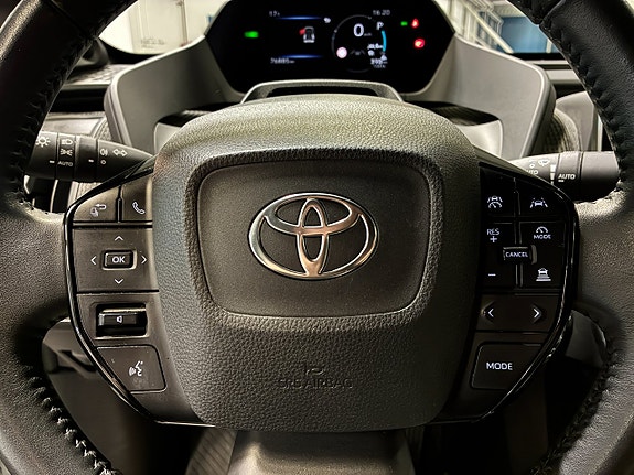 Toyota bZ4X 23 of 30