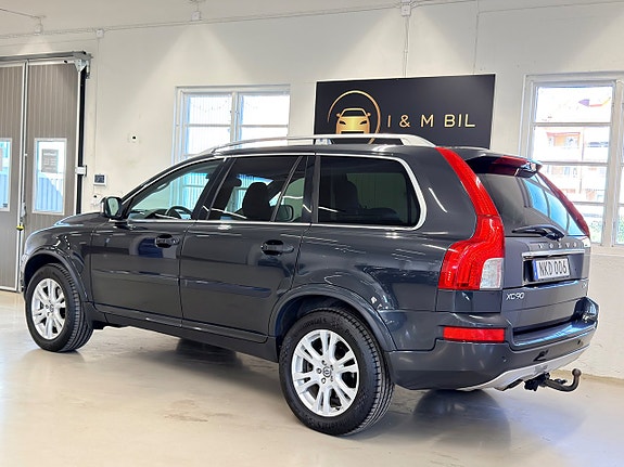 Volvo XC90 3 of 22