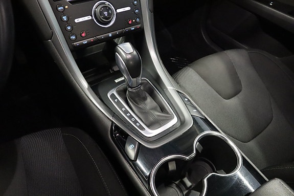 Ford Mondeo 13 of 21