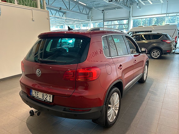 Volkswagen Tiguan 3 of 10