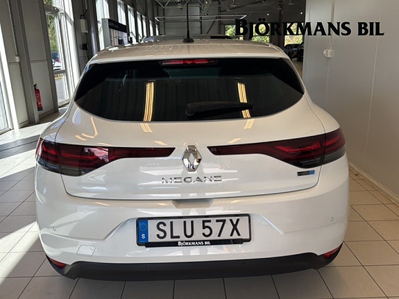 Renault Megane E-Tech 5 of 16