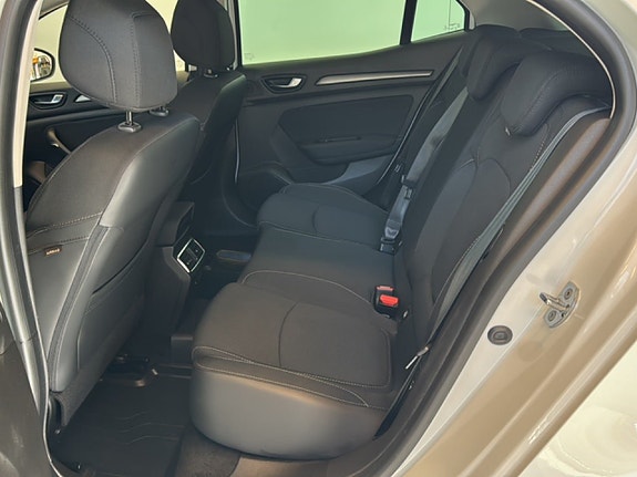 Renault Megane E-Tech 9 of 16