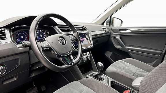 Volkswagen Tiguan 7 of 12