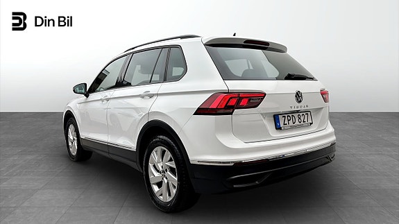 Volkswagen Tiguan 3 of 12