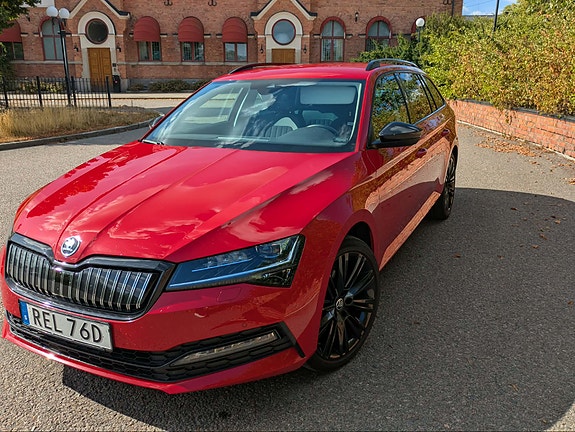 Skoda Superb 2 of 10