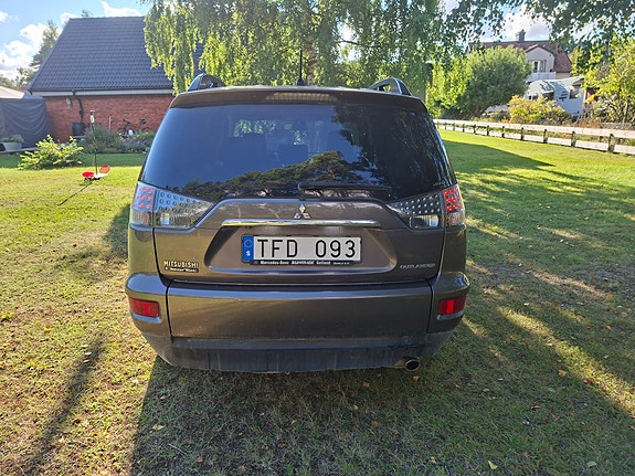 Mitsubishi Outlander 4 of 12