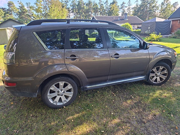 Mitsubishi Outlander 3 of 12