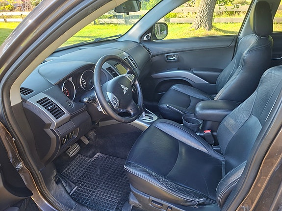 Mitsubishi Outlander 8 of 12