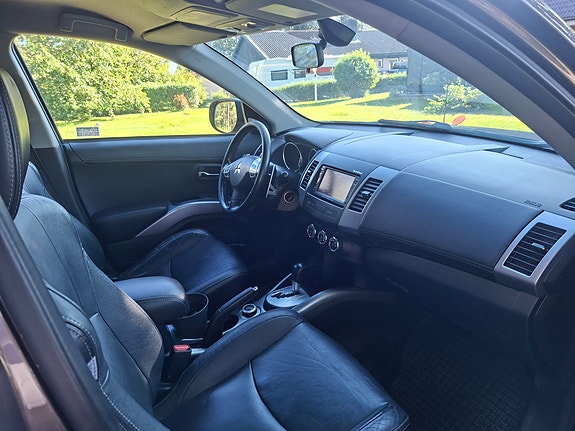 Mitsubishi Outlander 12 of 12