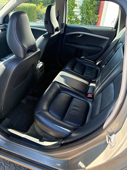 Volvo V70 7 of 9