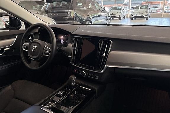 Volvo V90 25 of 25