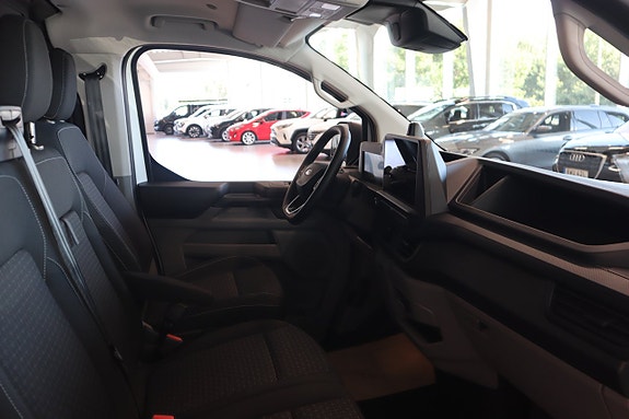 Ford Transit Custom 7 of 15