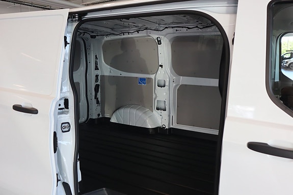 Ford Transit Custom 9 of 15