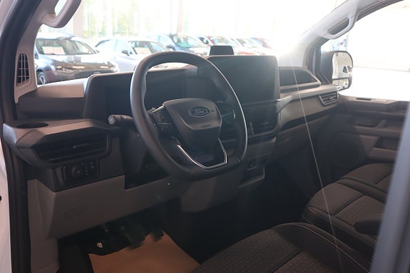 Ford Transit Custom 6 of 15