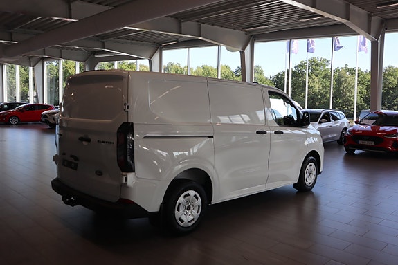 Ford Transit Custom 2 of 15
