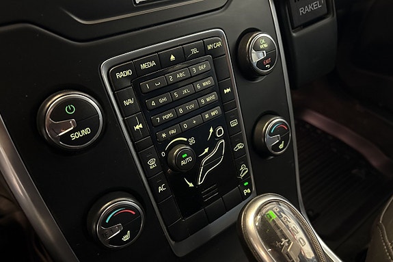 Volvo XC70 15 of 21
