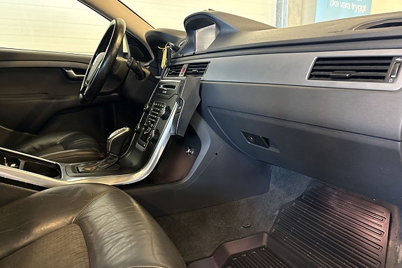 Volvo XC70 21 of 21