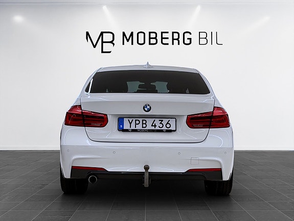 BMW 318d 6 of 17